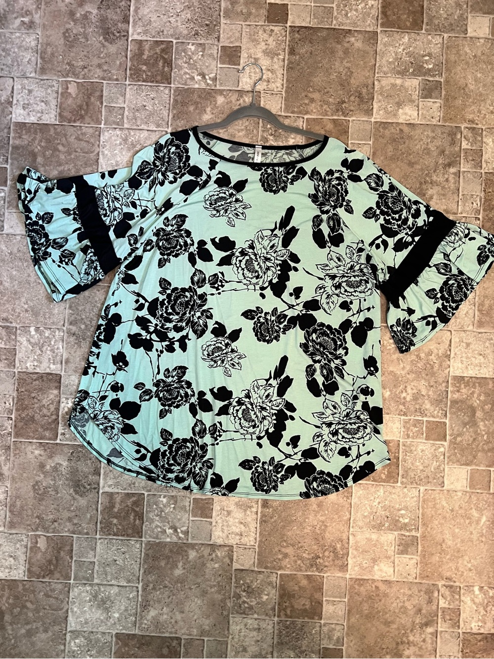 2X Emerald Brand Floral Bell-Sleeve Tunic